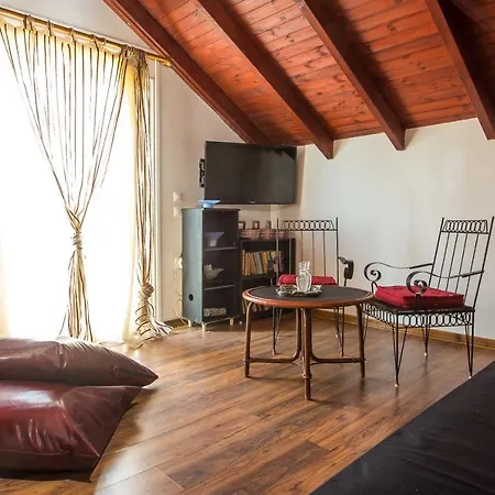 Marillia Villa